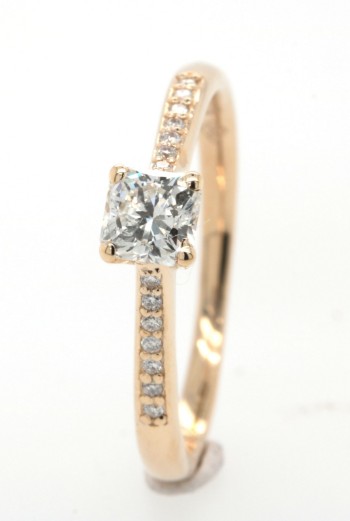 Ring in 14kt  with  diamonds 0.64ct