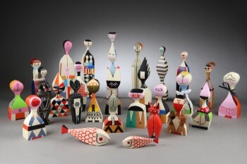 Alexander Girard. Håndlavede figurer/ Wooden Dolls. (27)