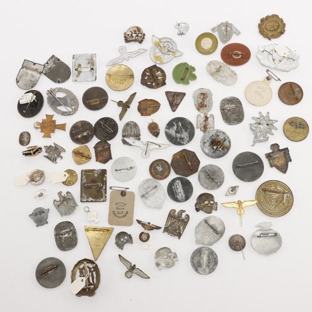 Large collection of German emblems etc. World War II | Lauritz.com