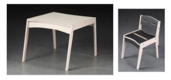 Hiccups Design. Aktivitetsbord samt stol. Model Freja (2)