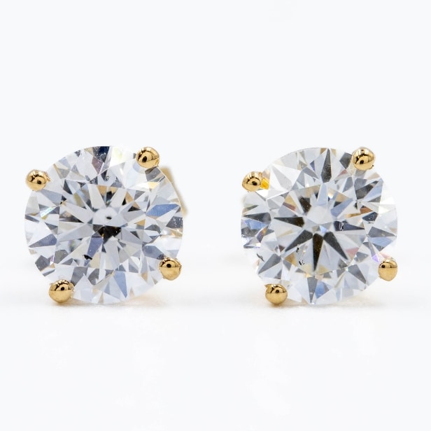 Pair of brilliant earrings in 14 kt gold with Lab Grown diamonds of 1.41 ct. (2)