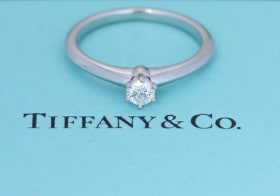 Tiffany & Co. Brillant solitairering af platin, ca 0.23 ct