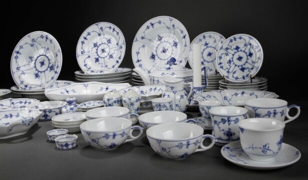 Royal Copenhagen. Musselmalet riflet service af porcelæn (62)
