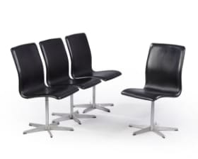Arne Jacobsen. Et sæt på fire gl. 'Oxford' stole (4)