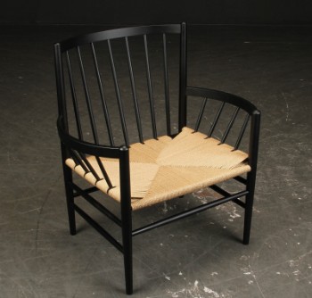 Jørgen Bækmark for FDB. Model J82. Lounge tremmestol af sortlakeret bøg