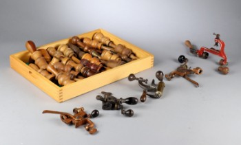 Samling antik værktøj til fremstilling af patroner